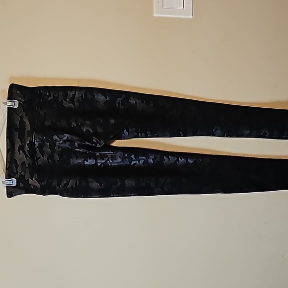 Lot of‎ 2 Women's Camo Leggings Size M - Picture 9 of 13